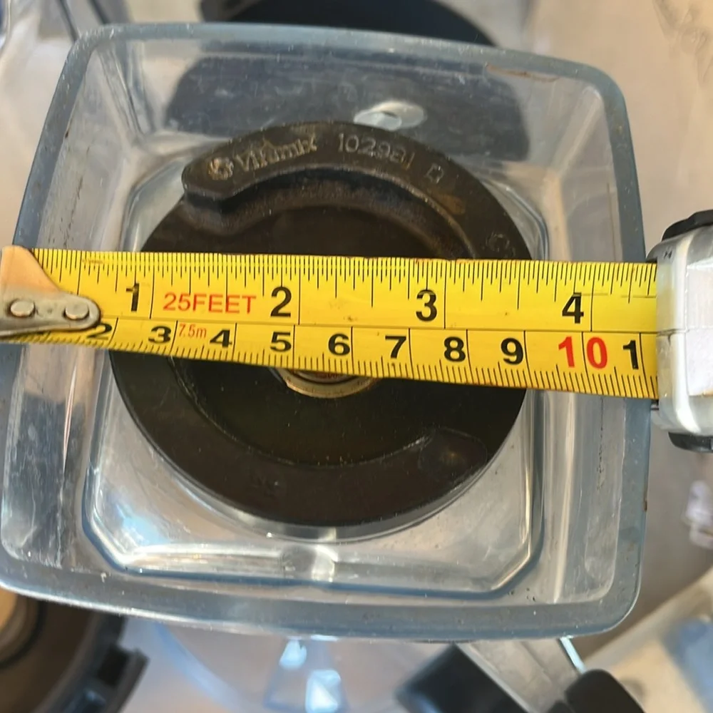 Vitamix containers one low profile one tall - Picture 6 of 6